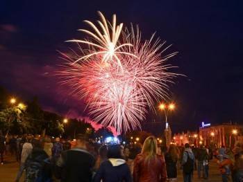 Отмена массовых мероприятий в День города, "сухой закон" в Вологодской области и старт ЕГЭ: обзор новостей дня