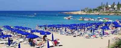 Власти Кипра хотят возобновить поток российских туристов на остров
