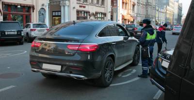 СМИ рассказали, как водители в России нарушают ПДД и не платят штрафы