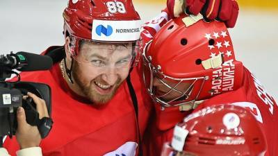 Россия по буллитам обыграла Швецию и вышла в плей-офф чемпионата мира по хоккею