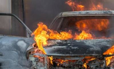 Тюменец решил уничтожить автомобиль своего обидчика, но ошибся и сжег другую иномарку