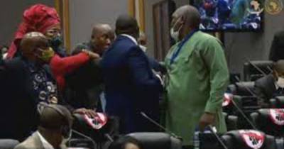 Заседание парламента Африканского союза прервали из-за драки депутатов