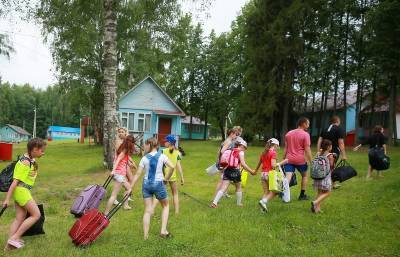 В России стартовала программа компенсаций за путевки в детские лагеря