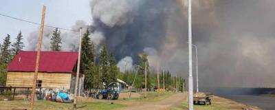 В Якутии лесной пожар приблизился к населенному пункту