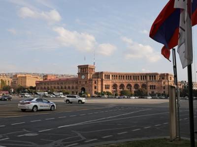 Армения сообщила о приостановке работы трехсторонней комиссии с Азербайджаном и РФ