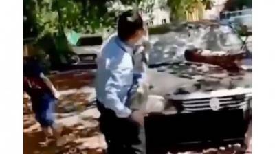 В Пензе полиция расследует случай с разбитым детьми автомобилем
