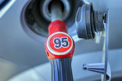 Беларусь резко уменьшила объем поставок в Украину бензина А-95