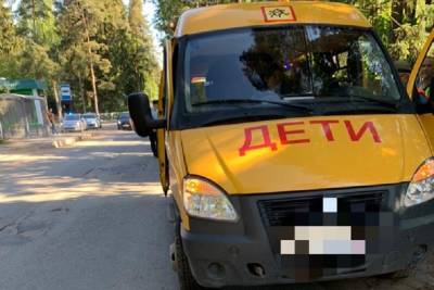 Фото: во Всеволожске столкнулись такси и автобус с детьми – пострадали два ребенка и взрослый