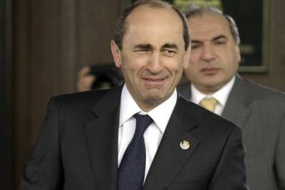 Бывший президент Армении призвал урезать власть премьера