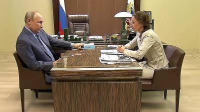 В Кремле объяснили «спартанскую обстановку» в кабинете Путина в Сочи