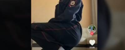 Тиктокершу в России задержали за танцы в полицейской форме