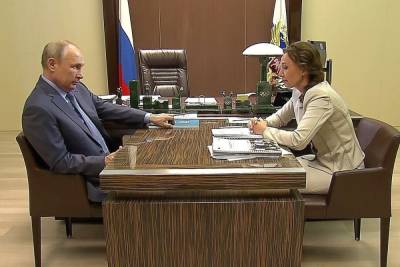В Кремле объяснили спартанскую обстановку сочинского кабинета Путина