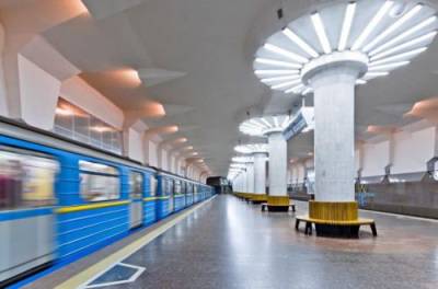 В харьковском метро пассажир бросился под колеса поезда