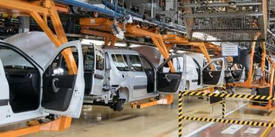 АвтоВАЗ приостановит конвейер из-за нехватки импортных комплектующих