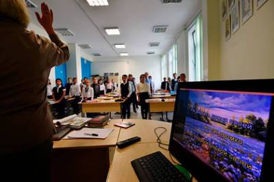 Учителей обязали следить за учениками в соцсетях после стрельбы в школе Казани