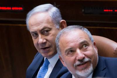 Либерман обвинил Нетаниягу в попытке узурпировать власть в Израиле