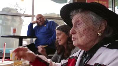 «Макдональдс» — долгожительница из США рассказала о своих секретах долголетия