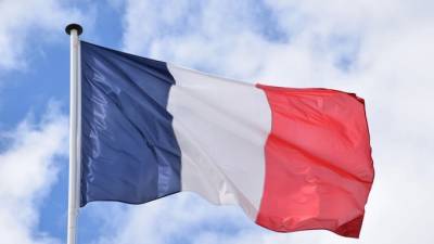 Макрон: Франция будет работать над восстановлением мира между Арменией и Азербайджаном