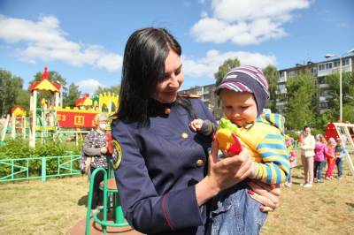 В Тверской области следователи устроили праздник для детей-сирот