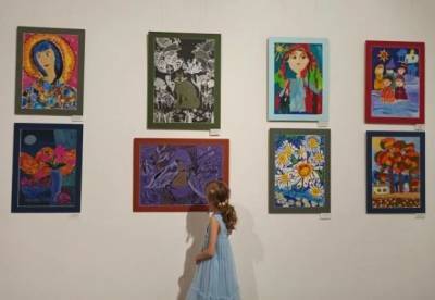 В Киеве в Центральном доме художников открылась чрезвычайная выставка (фото)