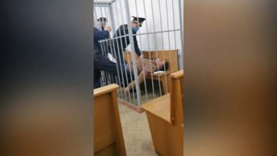 Обвиняемый в призывах к протестам пытался убить себя в минском суде