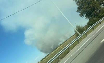 Тюменцы заметили столбы дыма: неподалеку от города начался пожар