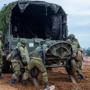 Разведка: РФ завозит на Донбасс новые партии вооружения и боеприпасы