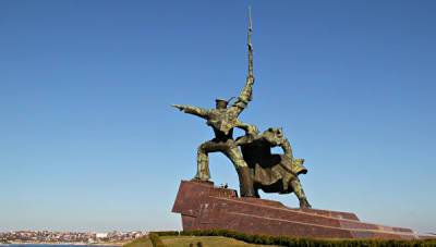 В Севастополе вандалы осквернили памятник "Матрос и Солдат"