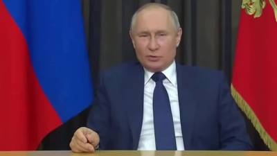 Путин призвал главу "Сургутнефтегаза" поддержать многодетные семьи