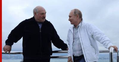 Лукашенко заявил, что обсуждал Путиным открытие авиасообщения с Крымом
