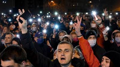 Белорусский активист попытался перерезать себе горло в суде