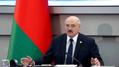 Лукашенко рассказал о проработке открытия авиарейсов в Крым