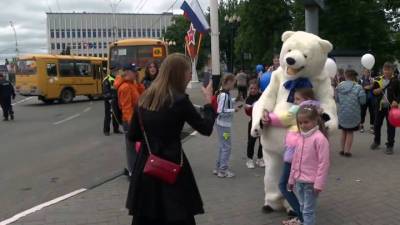 Вести. С Днем защиты детей тамбовскую ребятню поздравил белый медведь
