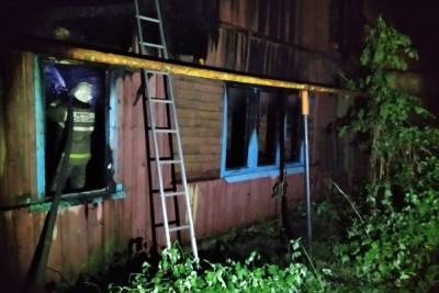 В Смоленске ночью вспыхнул 4-х квартирный дом