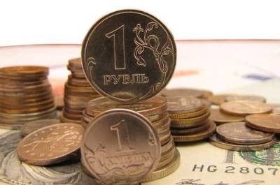 Что ждет курс рубля летом?