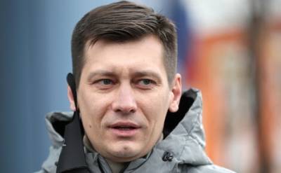 Полиция задержала до суда политика Дмитрия Гудкова