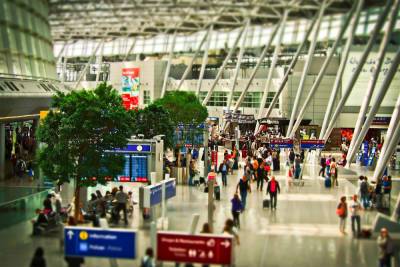 В России рассматривают возможность регистрации пассажиров на авиарейсы без паспортов – Учительская газета