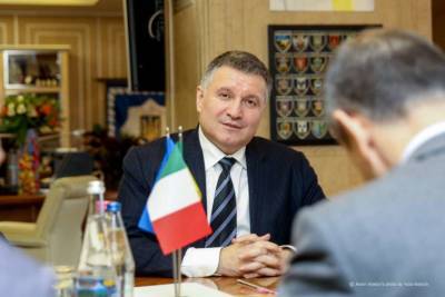 МВД анонсировало важные переговоры Авакова с министром иностранных дел Италии