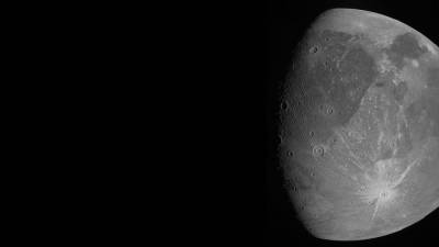 NASA показало уникальные снимки одного из спутников Юпитера и мира
