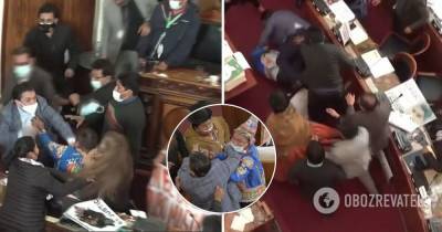 Депутаты устроили драку в парламенте Боливии
