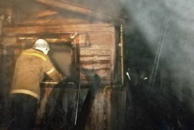В Ивановской области семь пожарных тушили загоревшийся нежилой дом