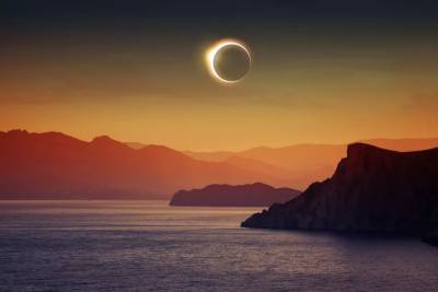 Сьогодні жителі Землі спостерігатимуть «вогняне кільце» сонячного затемнення