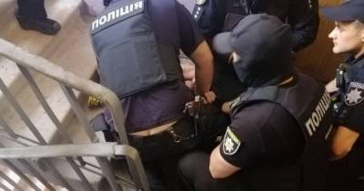 В Харькове задержали мужчину, который разгуливал с гранатой
