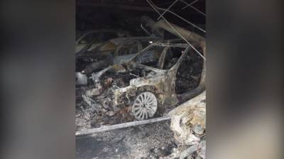 Очевидцы показали последствия пожара в паркинге на Большевиков