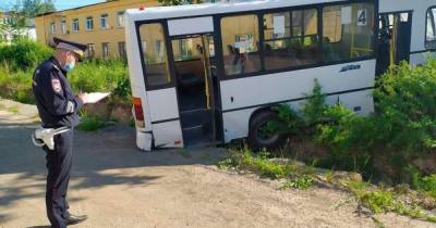 В России автобус с отказавшими тормозами наехал на прохожих: 6 человек погибли (видео)