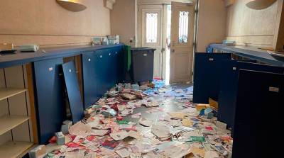 В Париже мусорщики ворвались в мэрию и устроили погром