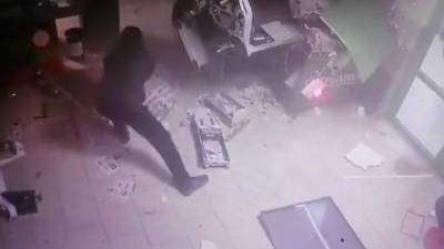 Появилось подробное видео подрыва банкомата в Свердловской области