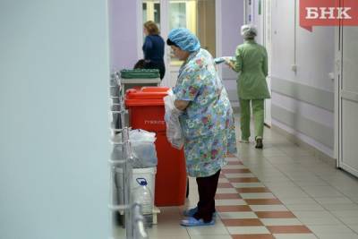 В Коми снизились зарплаты у врачей и медсестер