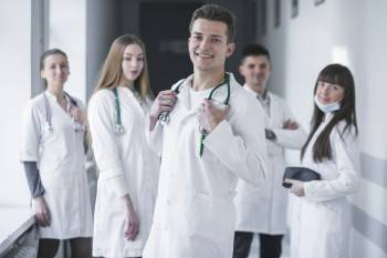 10 медицинских вузов России ждут вологодских выпускников по целевым направлениям
