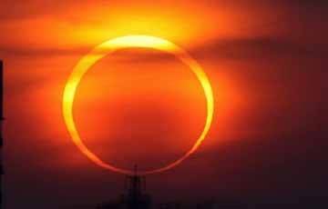 Кольцо огня: в мире наблюдают кольцевое солнечное затмение.